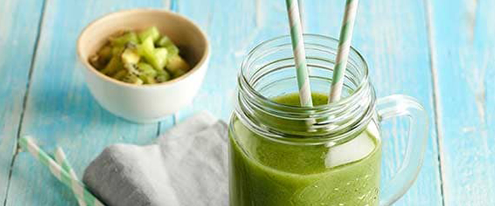 Recipe1_Celery-asparagus-kale-and-kiwi-smoothie-thumbnail.jpg