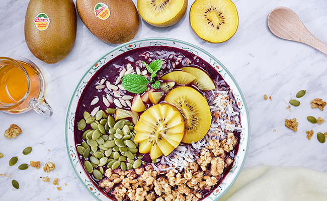 Zespri-SunGold-Kiwifruit-Acai-Bowl.jpg