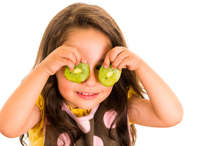 De kiwi: een natuurlijk middel om je kinderen gezond te houden tijdens het verkoudheden- & griepseizoen
