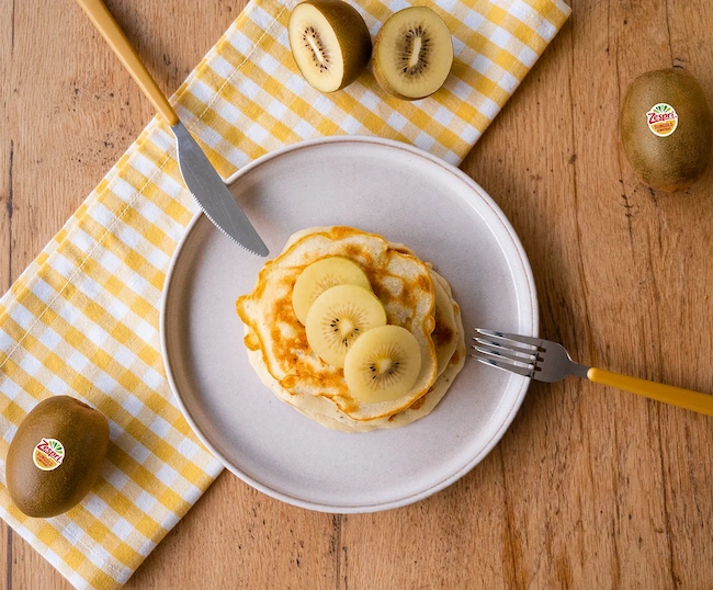 Bol de skyr au kiwi jaune Zespri™ SunGold™, fruits secs & beurre de cacahuètes