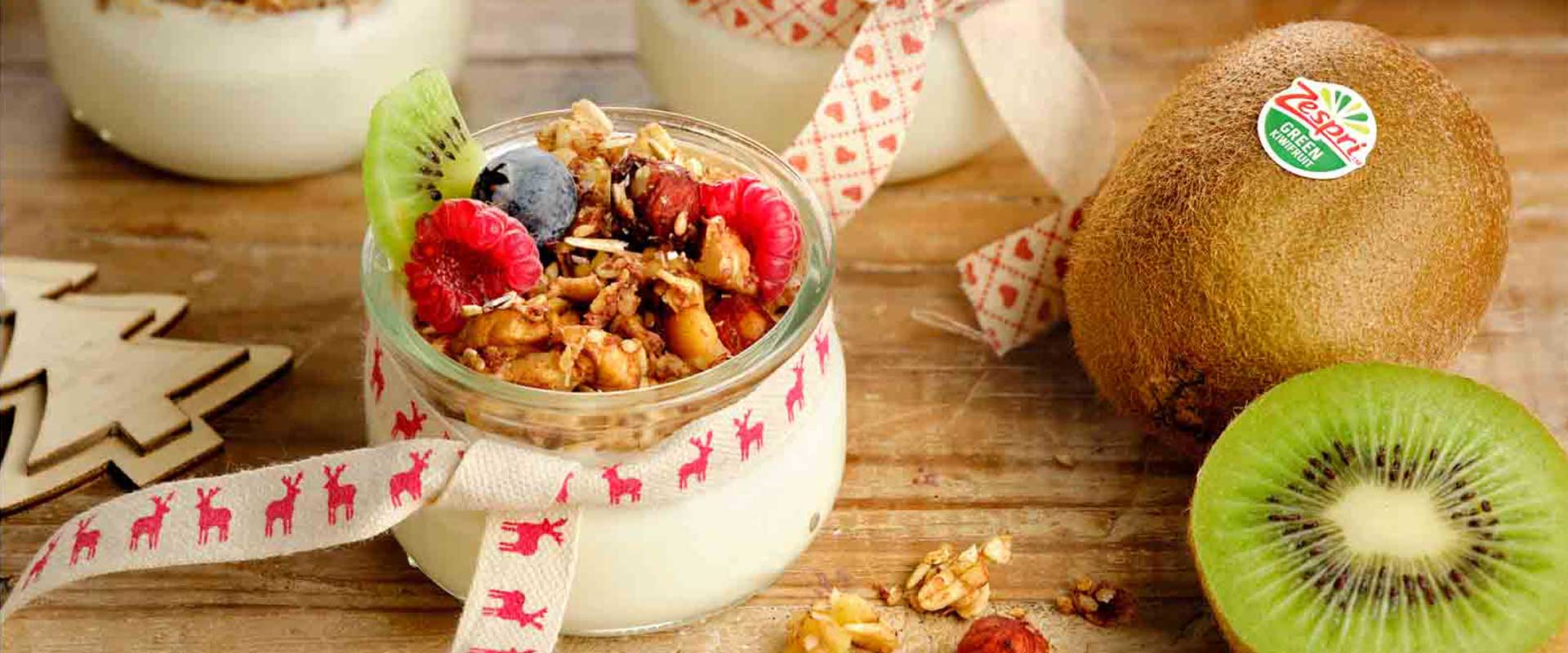 ZESPRI_23-9-20_Festive-granola-jars-with-yoghurt-and-Zespri-kiwifruit_Final.jpg